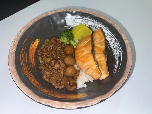 Minced Pork Rice With Teriyaki Salmon 照燒鮭魚卤肉饭配卤蛋